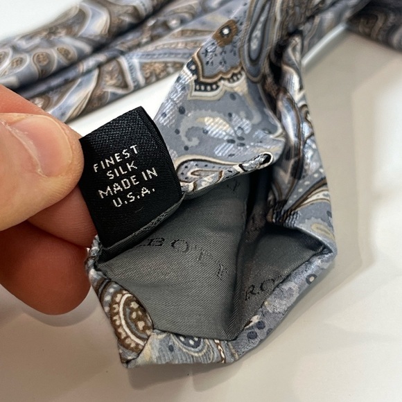 Robert Talbott Made in USA 100% Finest Silk Elegant Paisley Tie - Picture 8 of 10